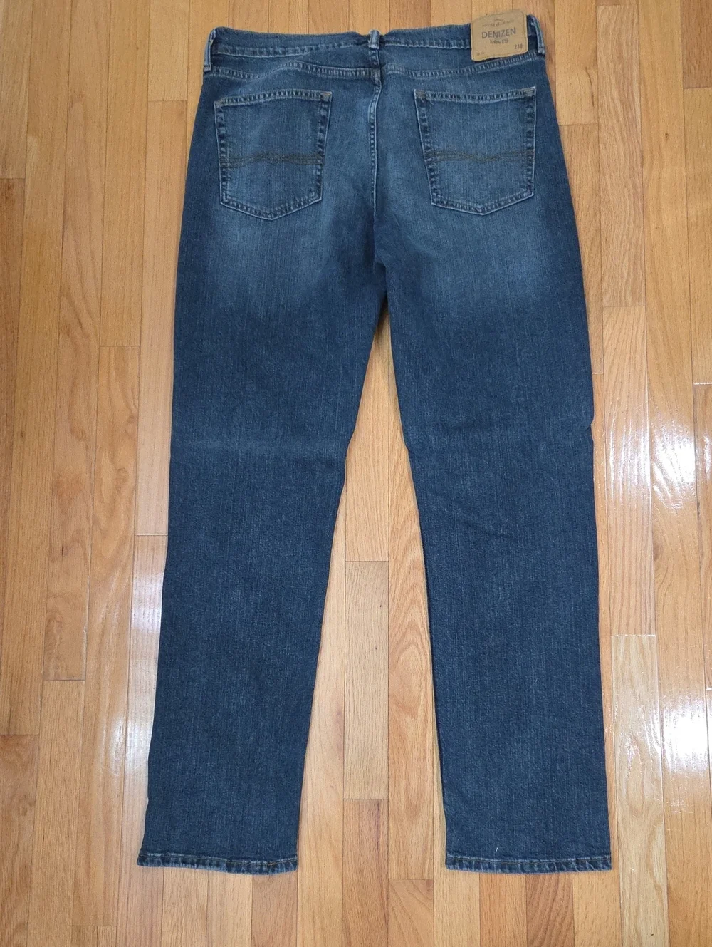 Denizen from Levis denizen by